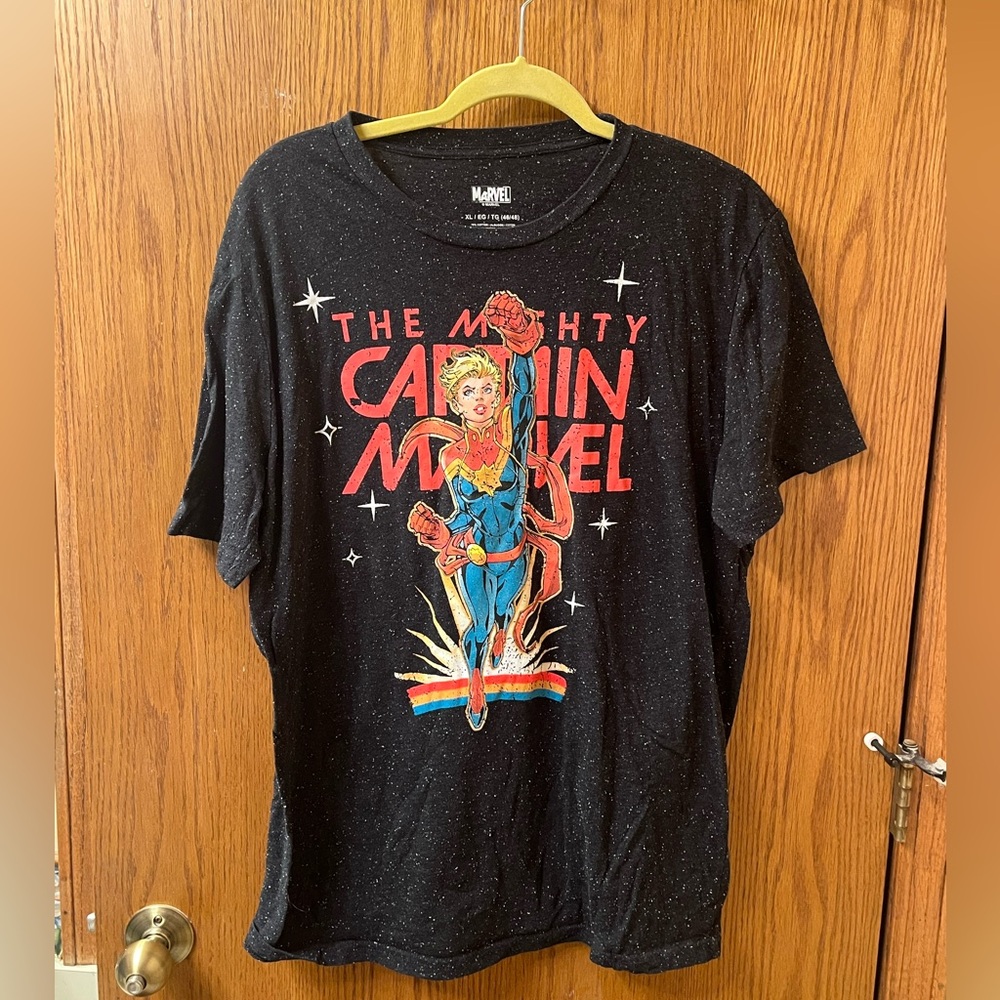 Marvel T-shirt unisex, size XL. Speckled black. Excellent condition. $7